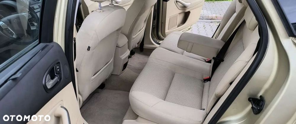 Ford Mondeo SW - 15