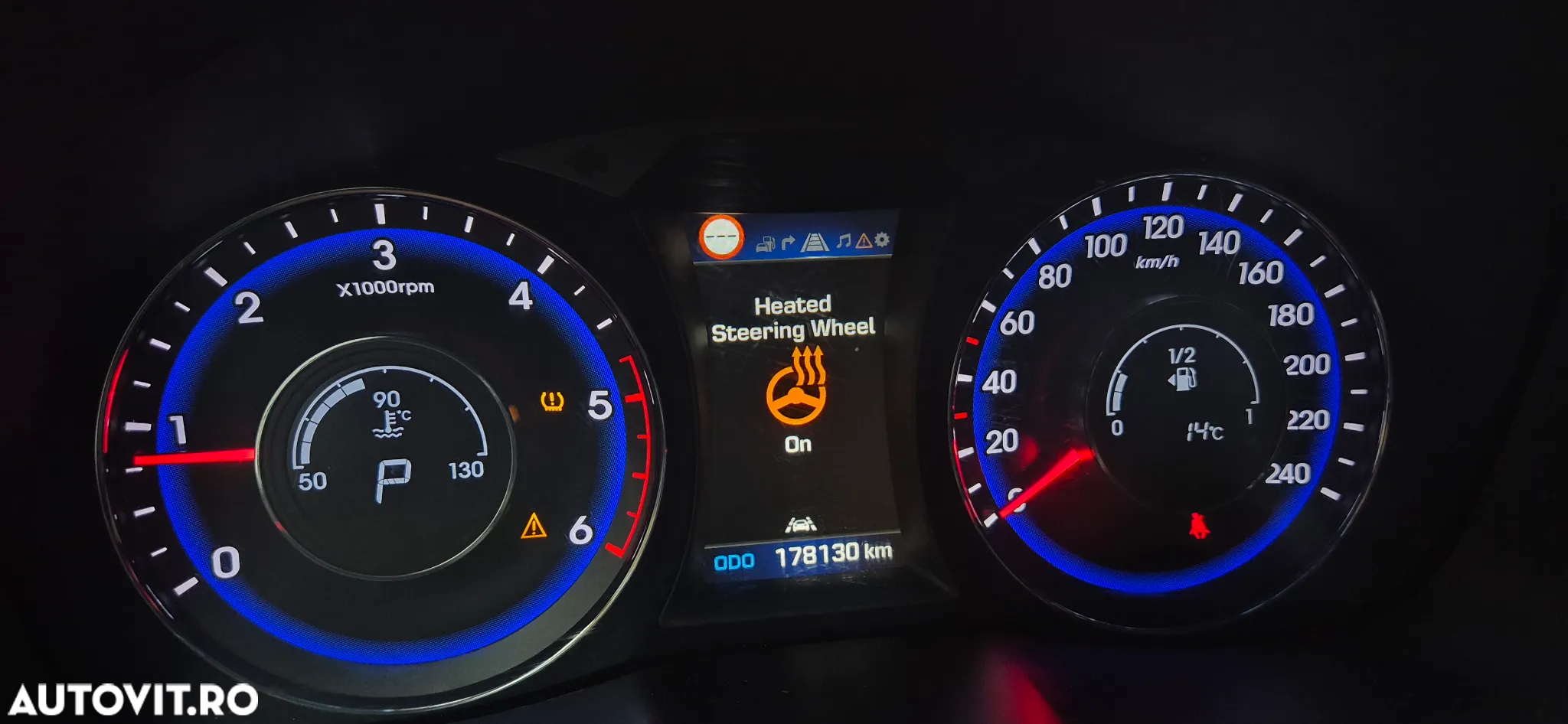 Hyundai i40 Kombi 1.7 CRDi DCT Premium - 14