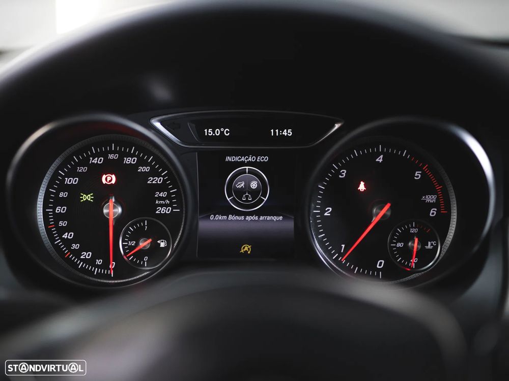 Mercedes-Benz CLA 180 d Urban - 15