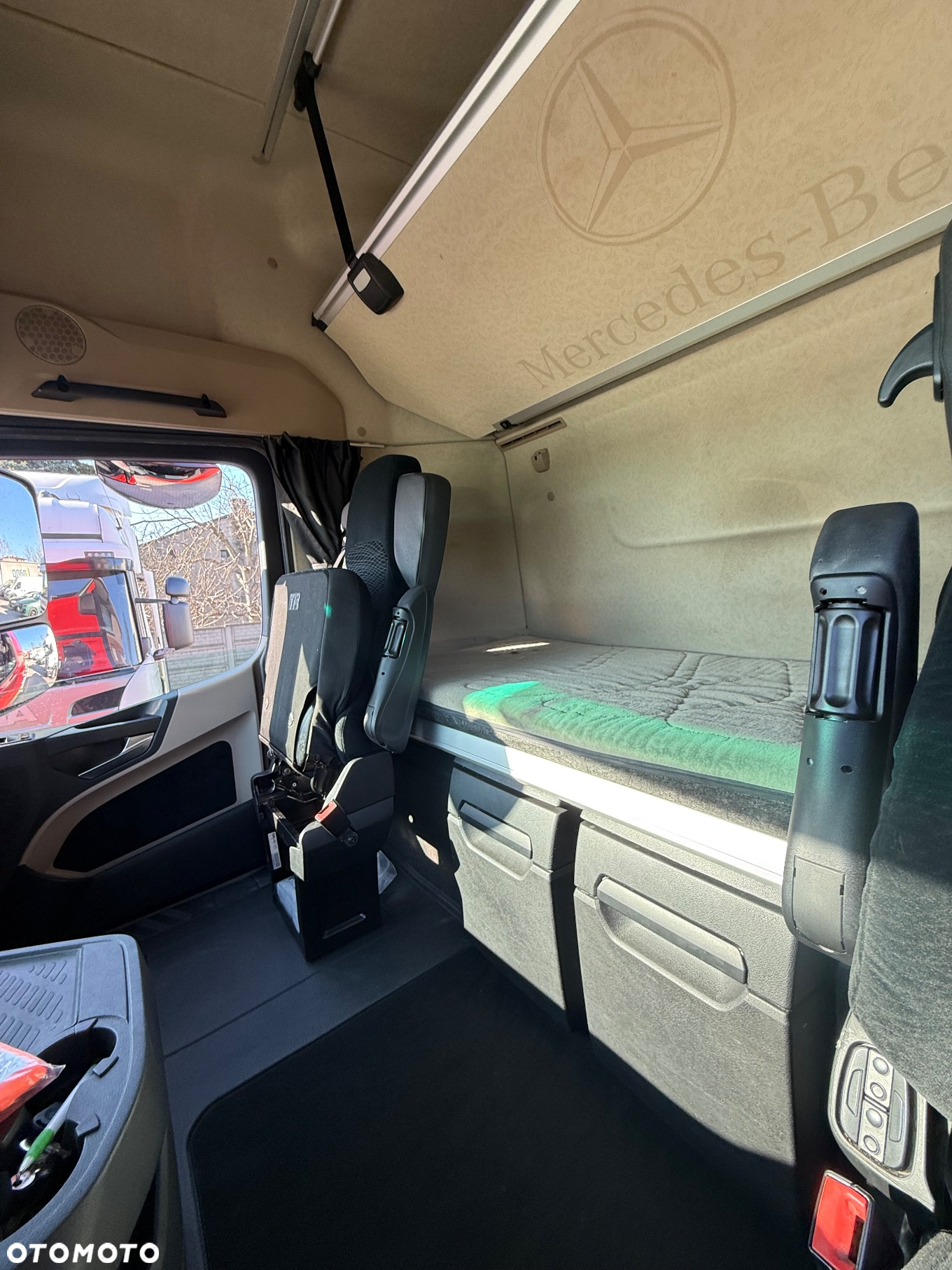 Mercedes-Benz Actros 2545 GigaSpace LowDeck - 24