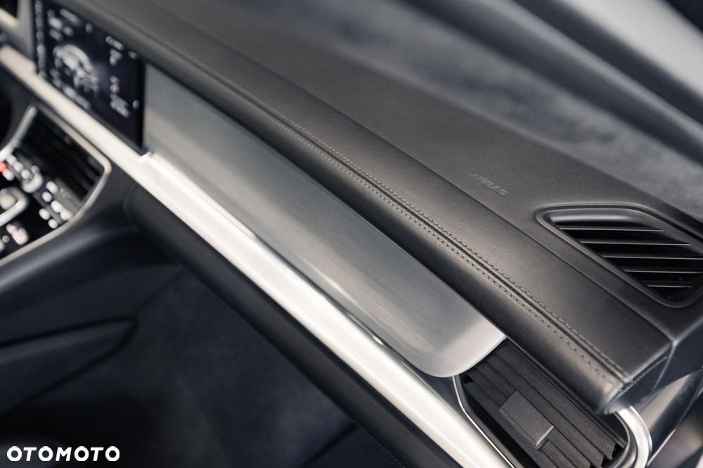 Porsche Panamera Turbo - 31