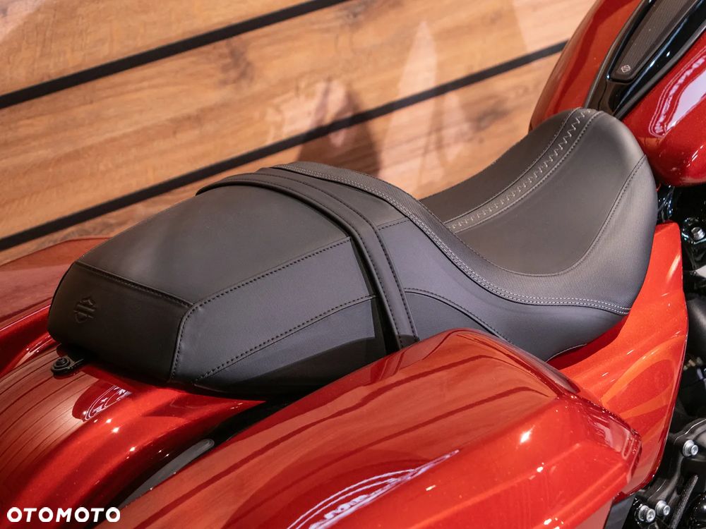 Harley-Davidson Touring Street Glide - 19