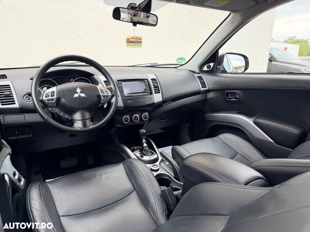 Mitsubishi Outlander 2.2 DI-D 4WD TC-SST Intense - 23