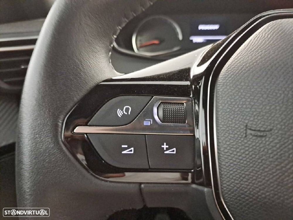 Peugeot 2008 1.2 Allure - 16