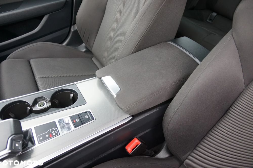 Audi A6 Avant 40 TDI quattro S tronic - 24