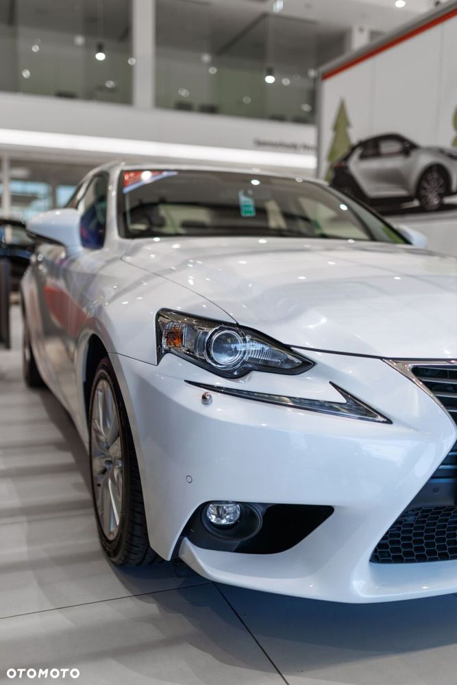 Lexus IS - 13