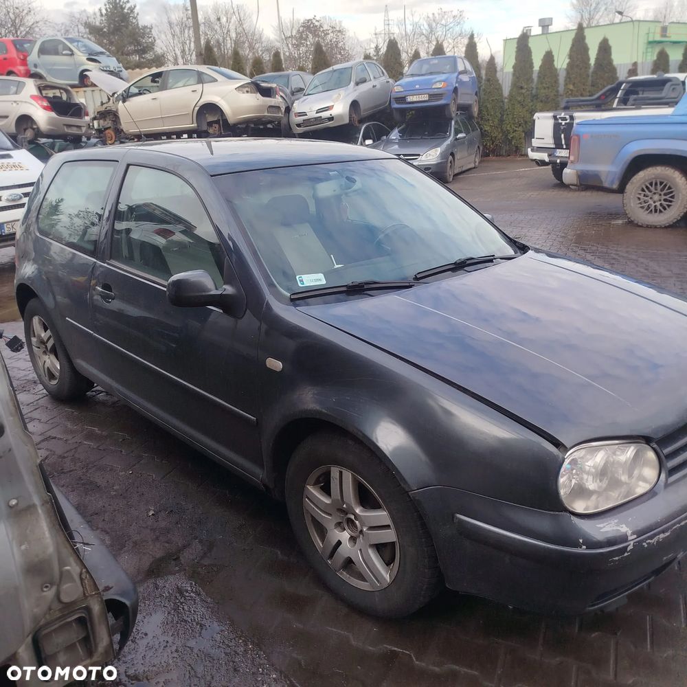 Volkswagen Golf 4 na części . - 2