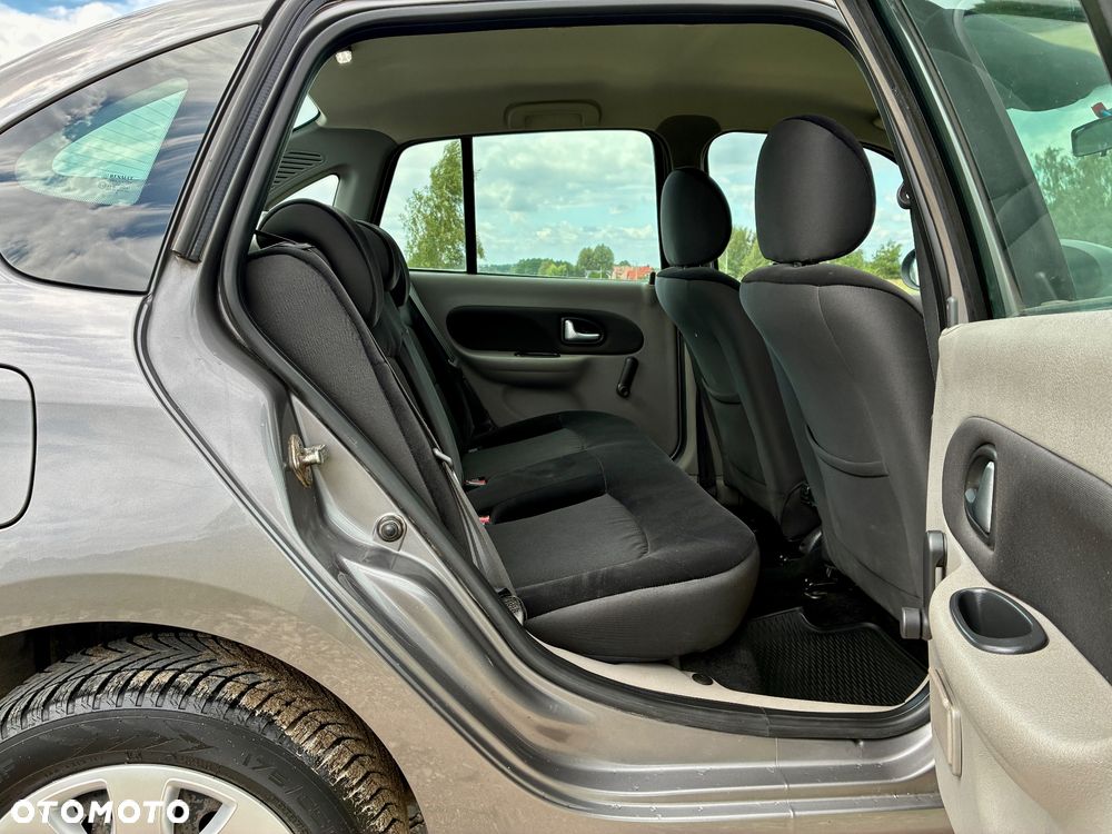 Renault Thalia 1.2 16V All Inclusive Euro5 - 22