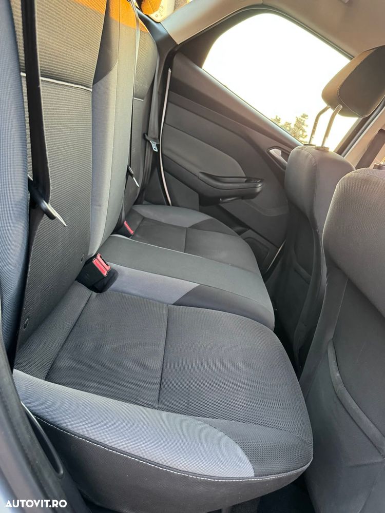 Ford Focus - 11