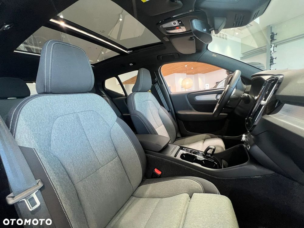 Volvo XC 40 B4 B AWD DKG Ultimate Dark - 23