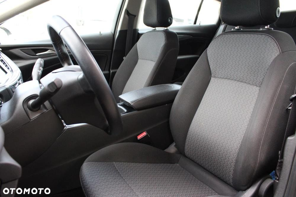 Opel Insignia - 8
