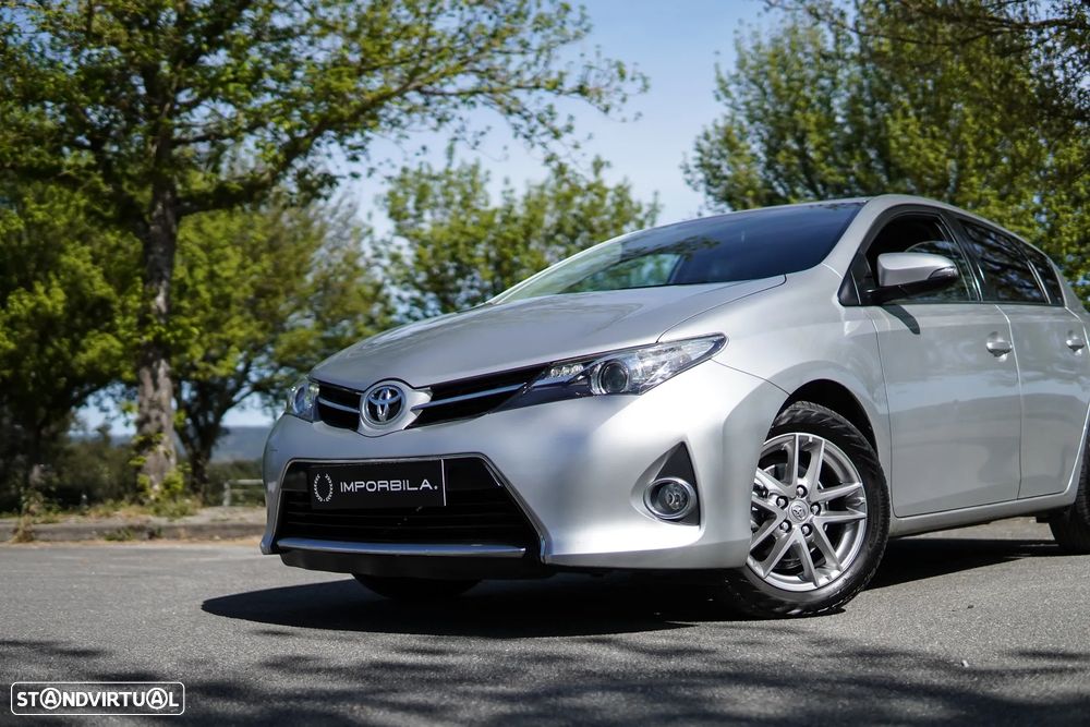Toyota Auris 1.4 D-4D Exclusive+P.Sport - 2
