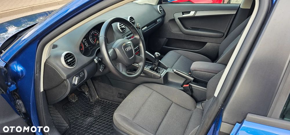 Audi A3 Sportback 1.6 Attraction - 9