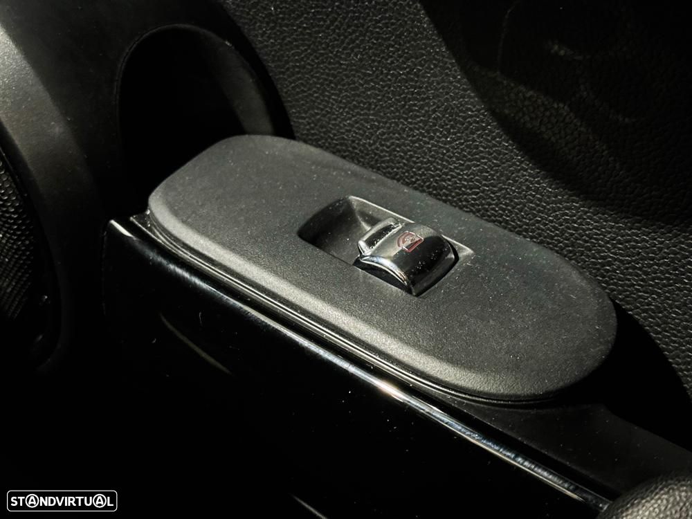 MINI 3 Portas Cooper SE Premium Classic - 32