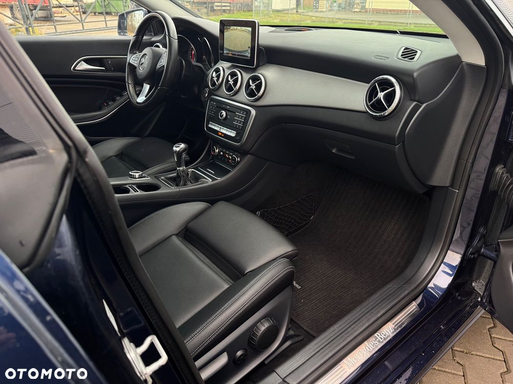 Mercedes-Benz CLA 180 d AMG Line - 7