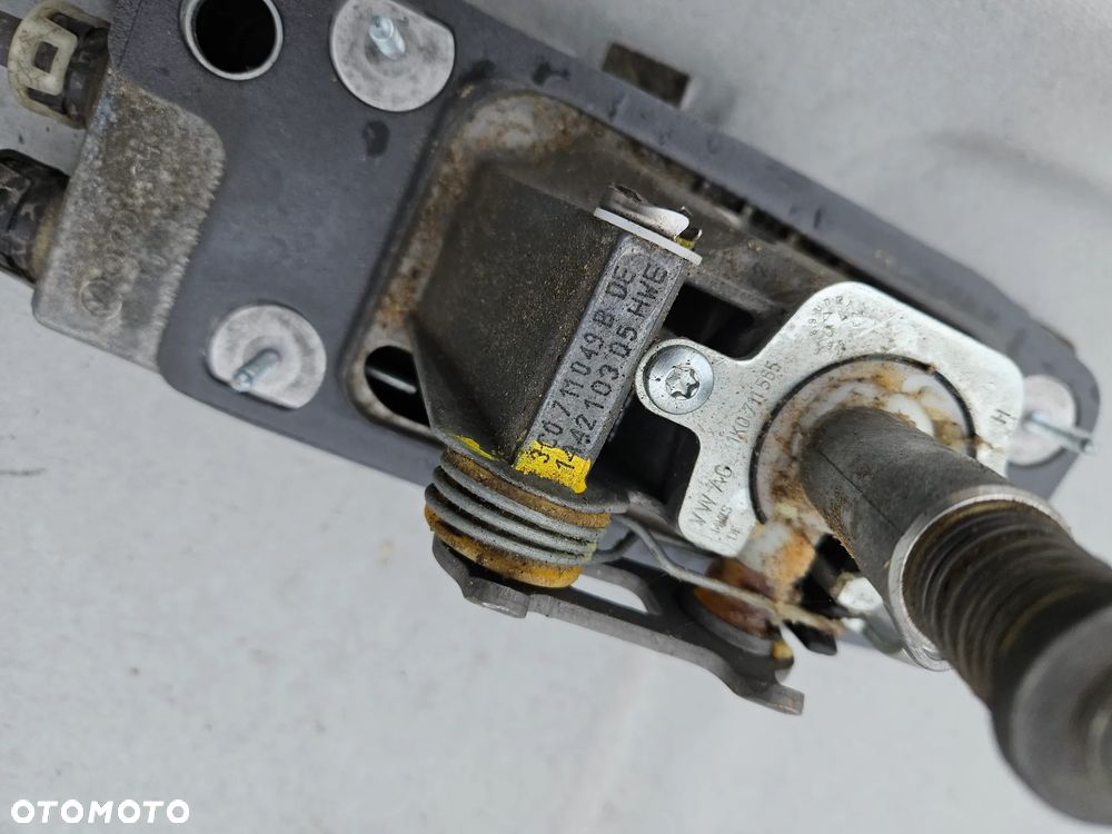 Lewarek wybierak biegów linki VW Passat B6 1,9 TDI 2006r 5-bieg manual 3C0711049B - 5