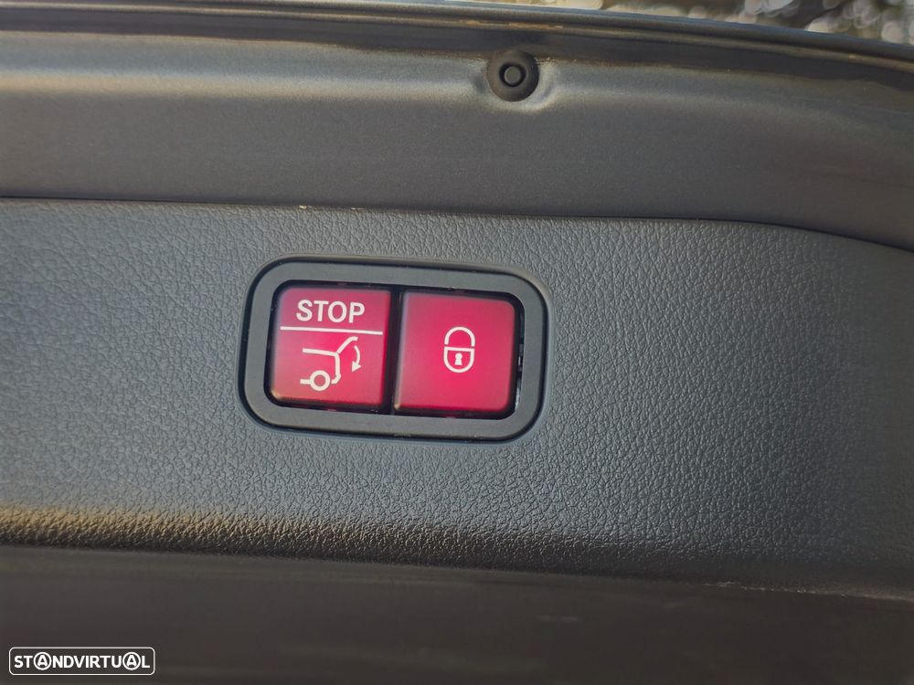 Mercedes-Benz C 300 d AMG Line - 23