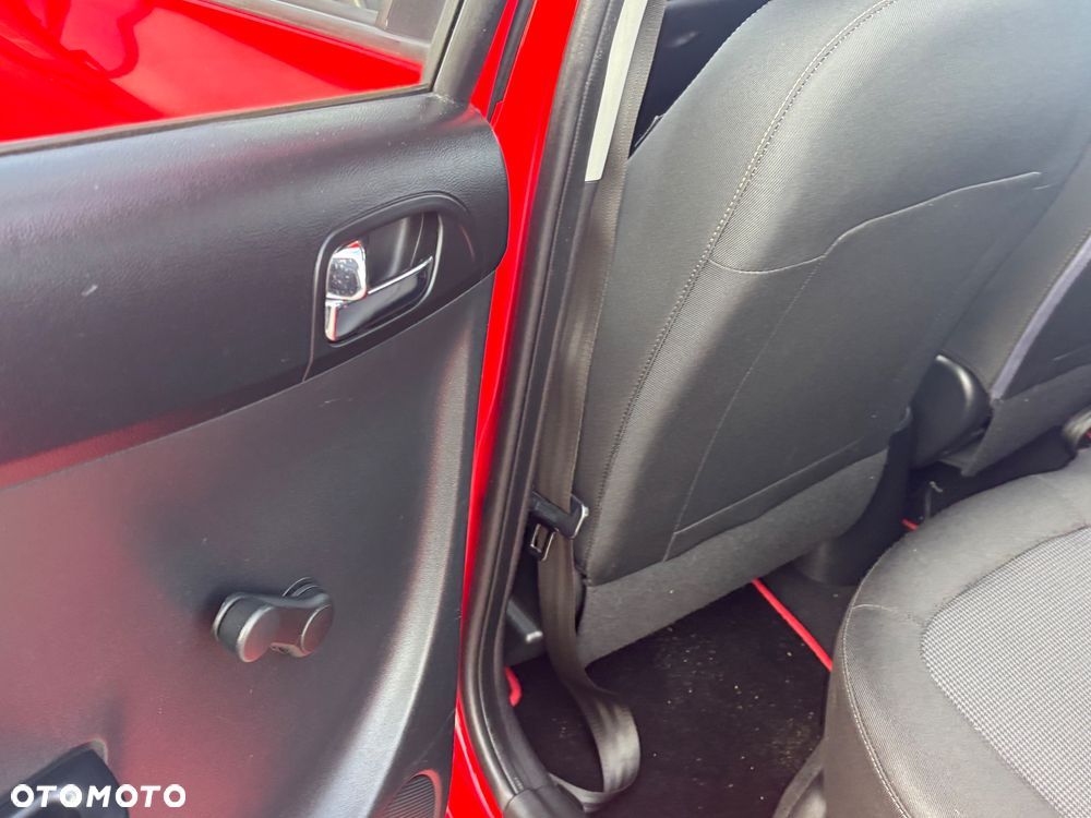 Hyundai i20 1.2 Fifa World Cup Edition - 17