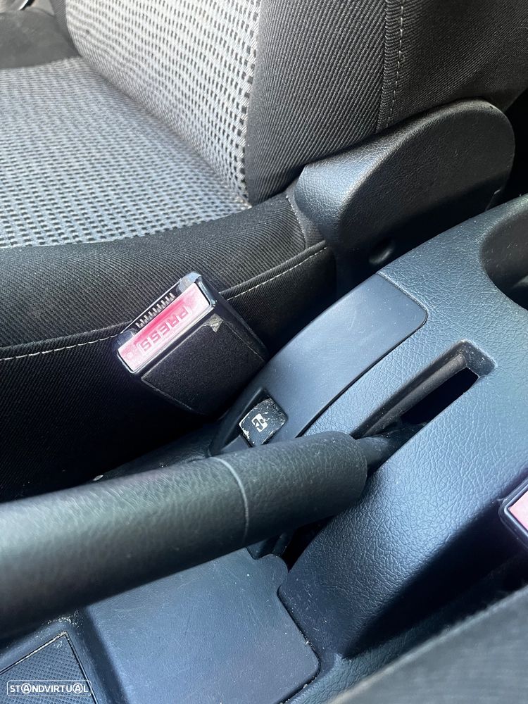 Peugeot 207 SW 1.4 Premium - 16