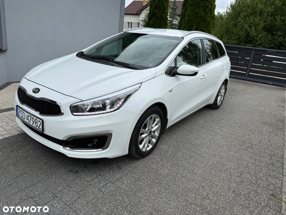 Kia Ceed 1.6 CRDi 136 ISG SW Spirit - 25