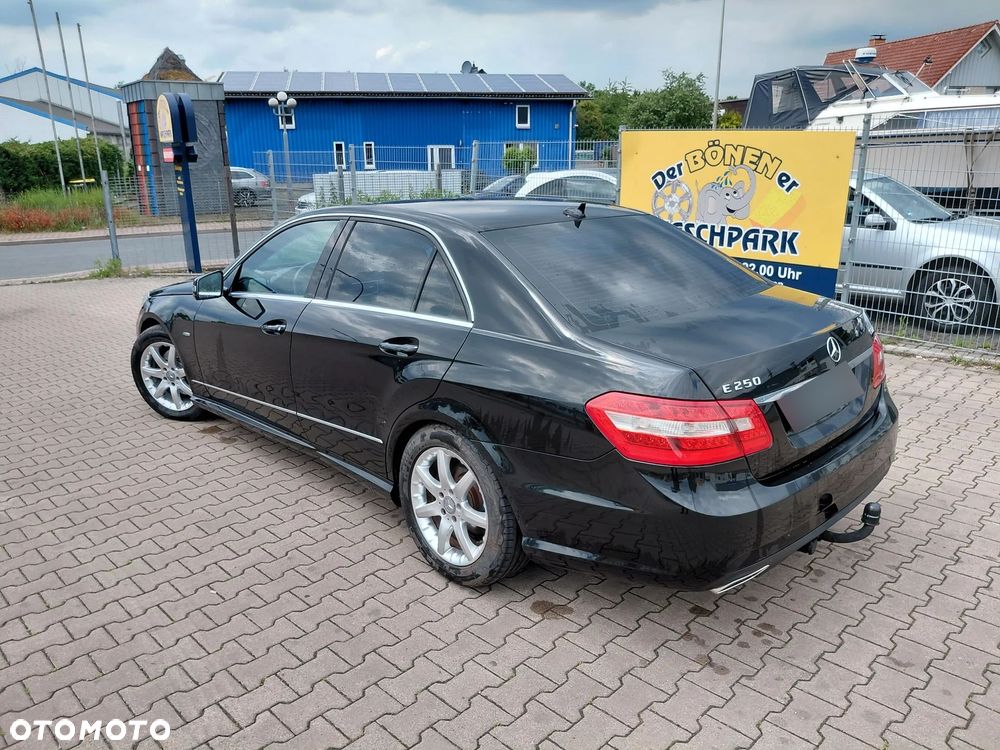 Mercedes-Benz Klasa E 250 CDI DPF BlueEFFICIENCY Automatik Elegance - 9