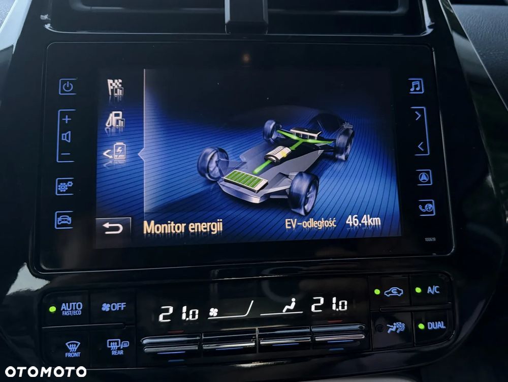 Toyota Prius Hybrid Executive - 11