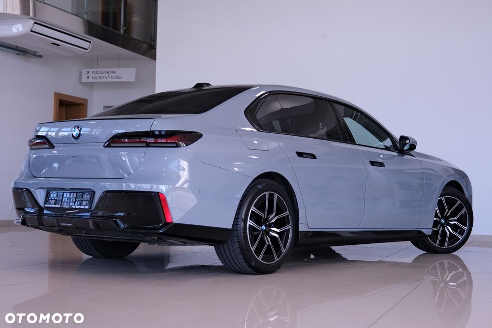 BMW Seria 7 - 12