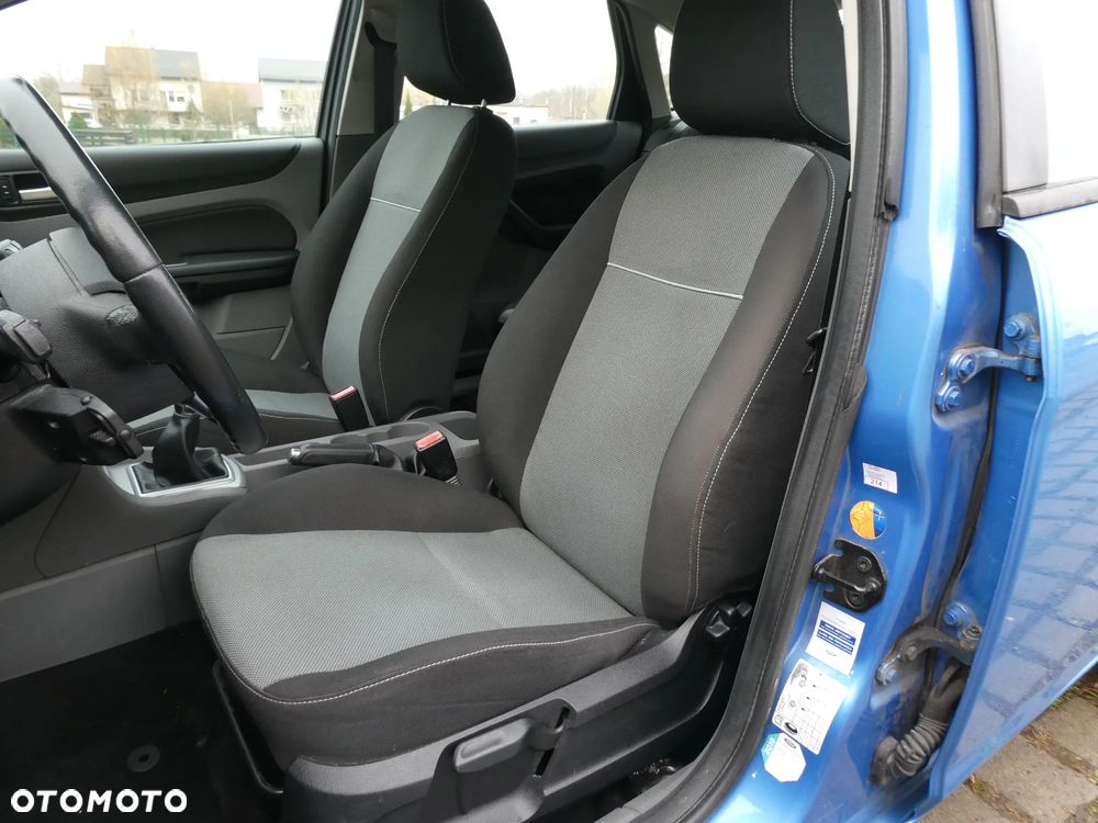 Ford Focus 2.0 16V Style+ - 10