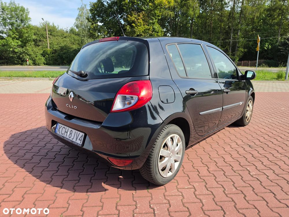 Renault Clio 1.2 16V Alize Euro5 - 6