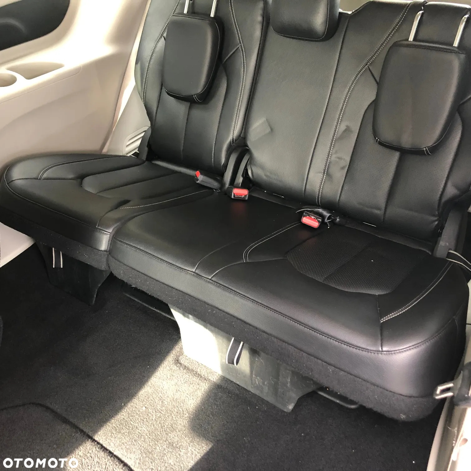Chrysler Pacifica - 15