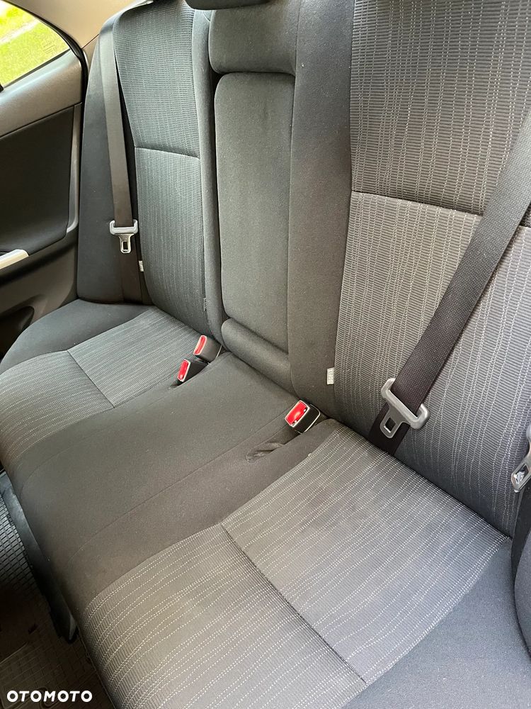 Toyota Corolla 1.6 Terra - 11