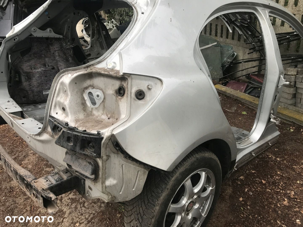 MERCEDES A 176 cwiartka tylna prawa lewa kolor 761