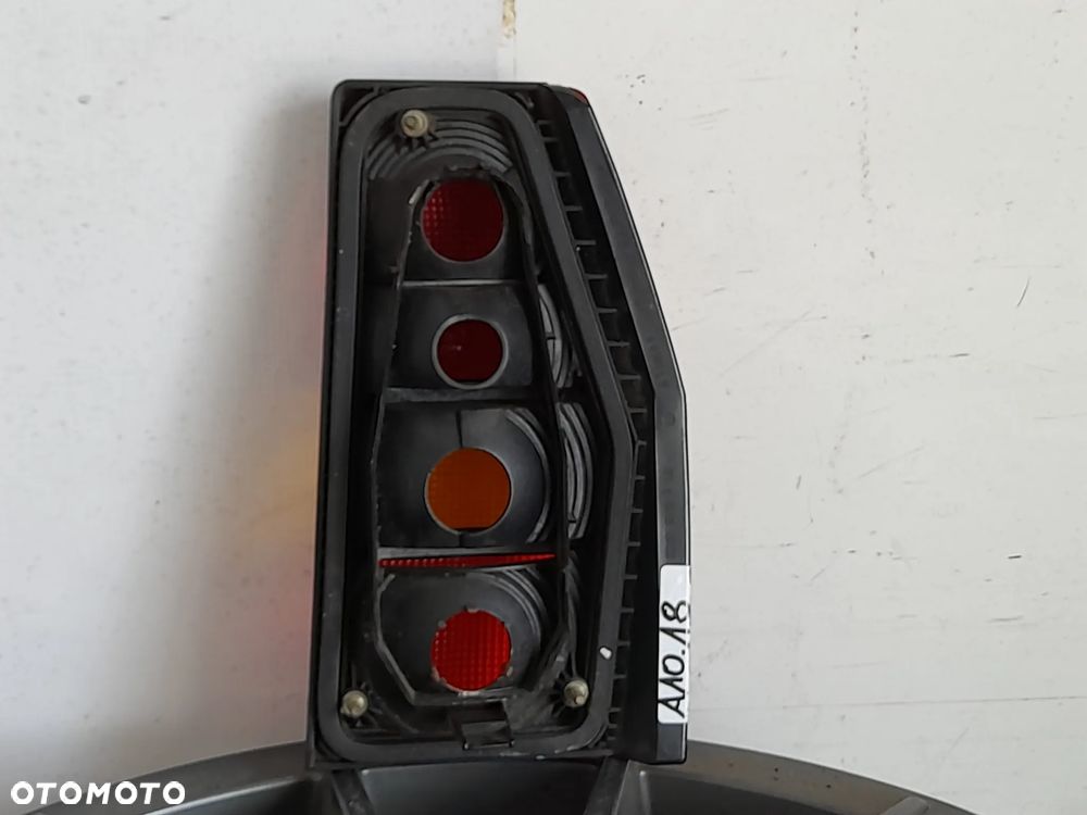 Lampa lewy tył Volkswagen Polo 86C MK2 Volkswagen OE 87A945111A - 5