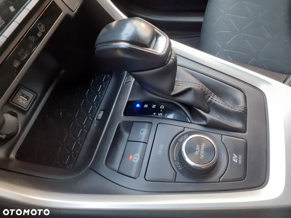 Toyota RAV4 - 23