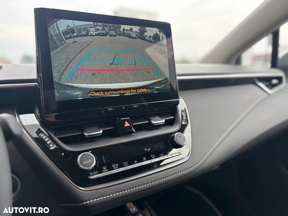 Toyota Corolla 1.8 HSD Dynamic - 18