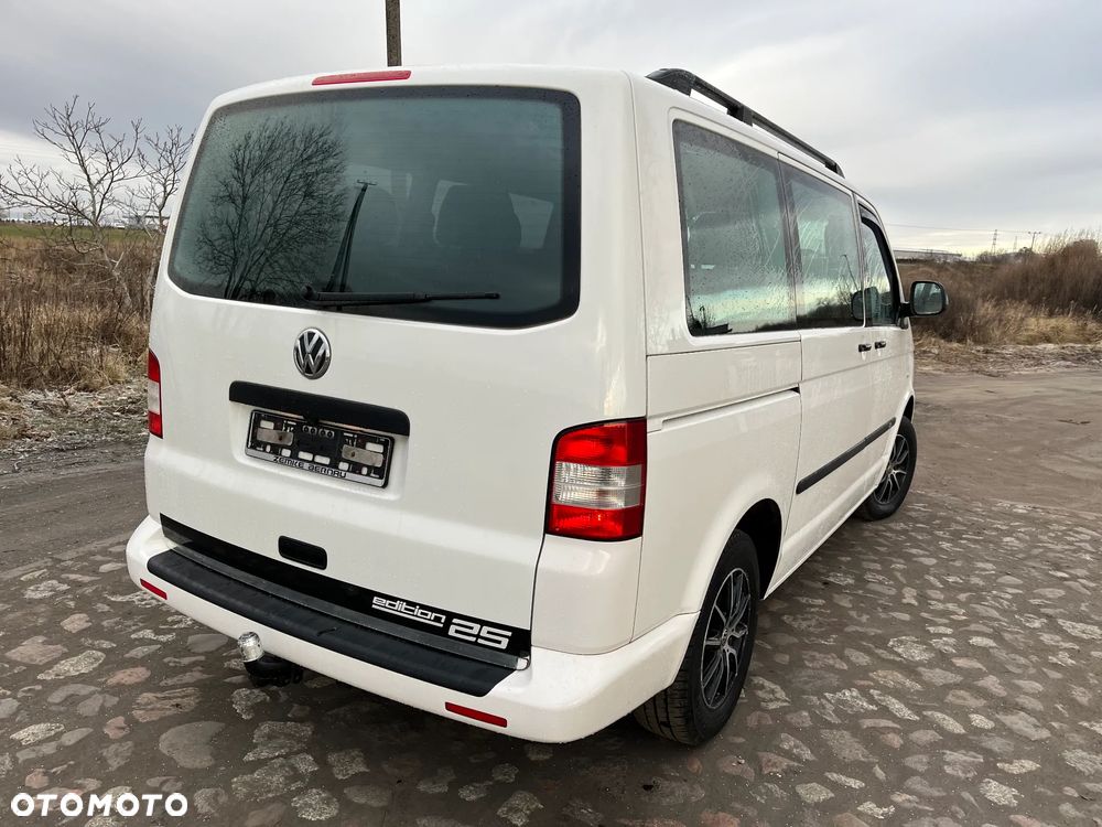 Volkswagen Caravelle - 12