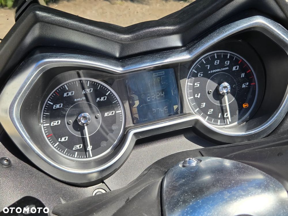 Yamaha X-max - 15