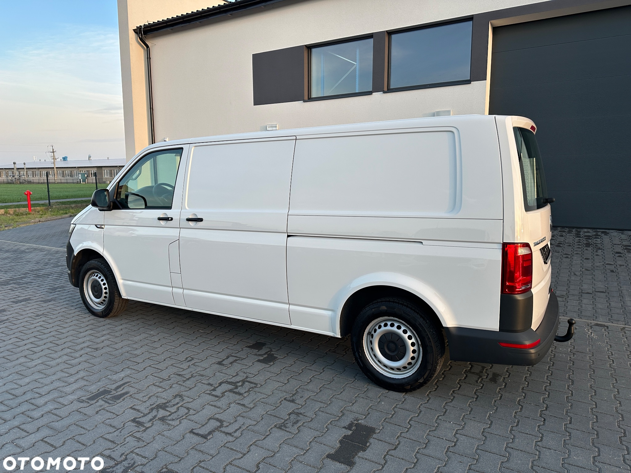 Volkswagen Transporter T6 2.0 TDI 150 DSG Sortimo ZABUDOWA WARSZTATOWA Rampa dla wózków inwalidzkich - 11