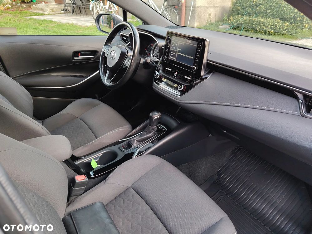 Toyota Corolla 1.8 Hybrid Comfort - 32