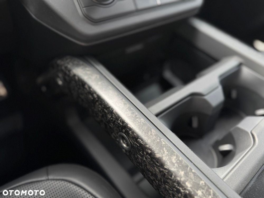 Land Rover Defender - 13