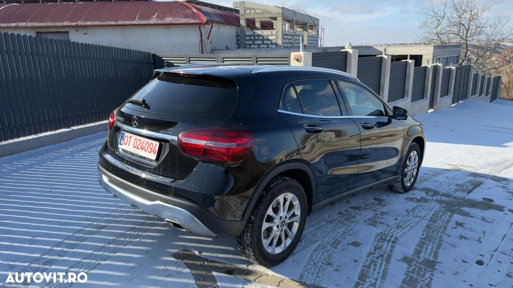 Mercedes-Benz GLA 180 7G-DCT StreetStyle - 4