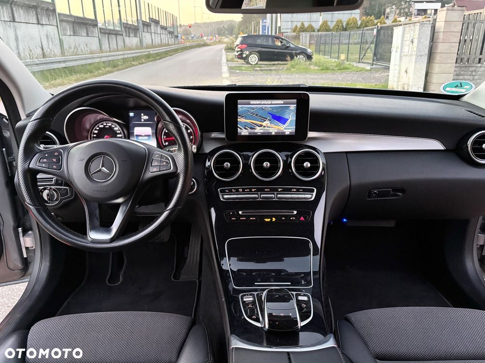 Mercedes-Benz Klasa C 180 7G-TRONIC Exclusive - 12