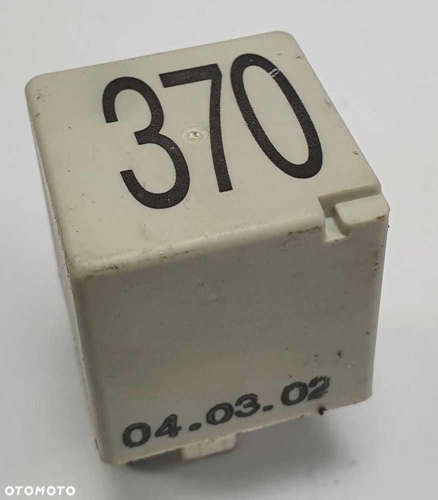 PRZEKAŹNIK 370 VW PASSAT B5 8D0951253 - 1