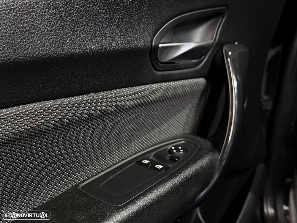 BMW 116 d Line Urban - 9