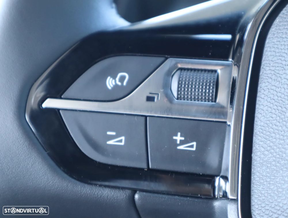 Peugeot 2008 1.2 PureTech Allure - 33
