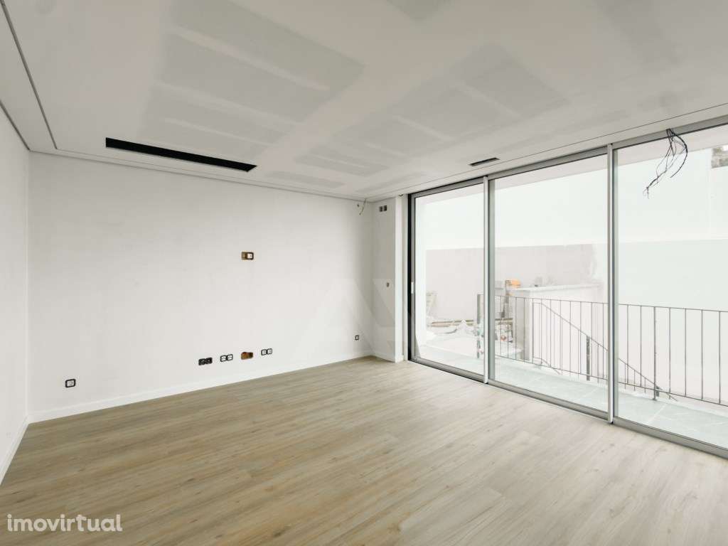 Moradia T5 na Amoreira com Piscina e Jardim Privativo - Grande imagem: 4/33