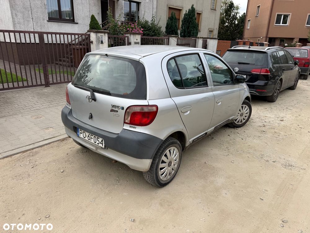 Toyota Yaris 1.0 Base - 6