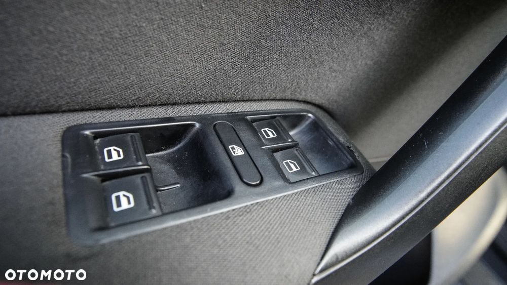 Volkswagen Polo 1.6 TDI Highline - 18