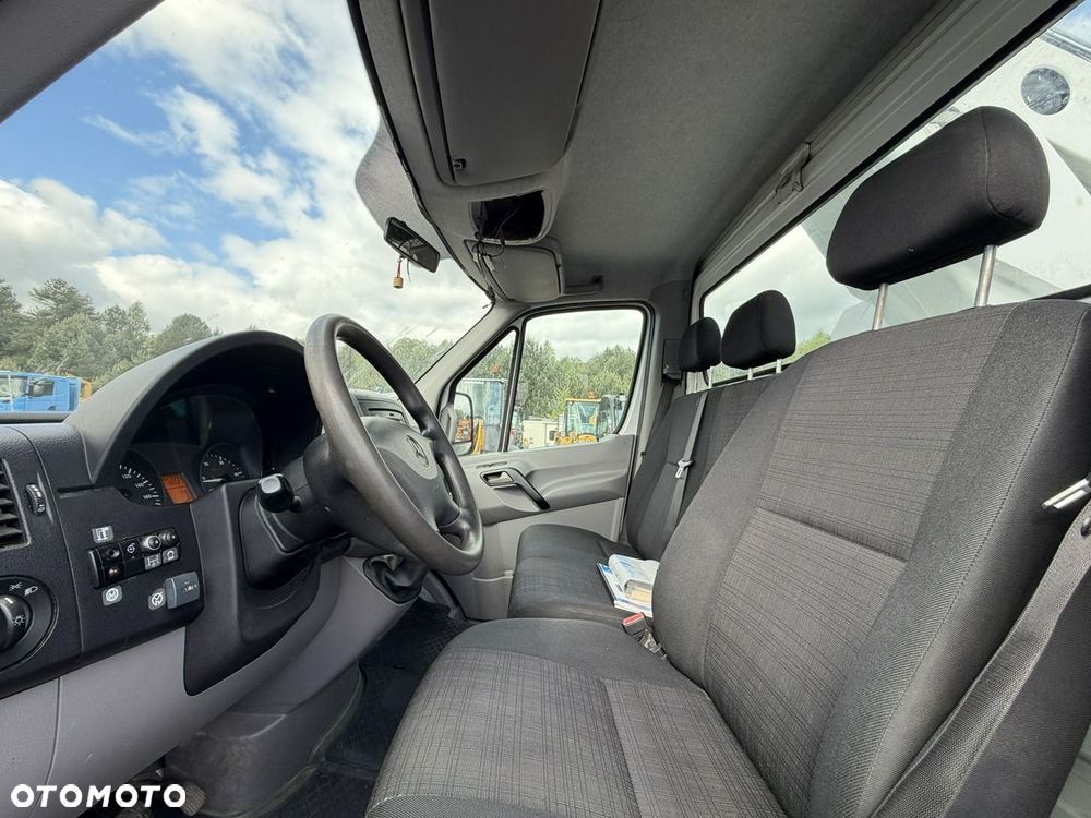 Mercedes-Benz Sprinter - 15