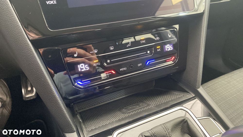 Volkswagen Passat - 20